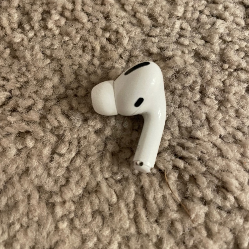 Apple AirPod Pros | Second Gen | Right Pod Replacement